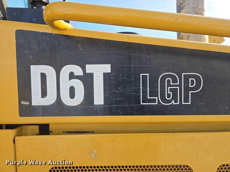 image for item EB1276 Caterpillar D6T LGP dozer