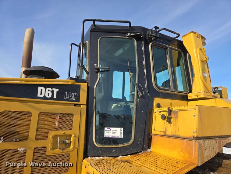 image for item EB1276 Caterpillar D6T LGP dozer