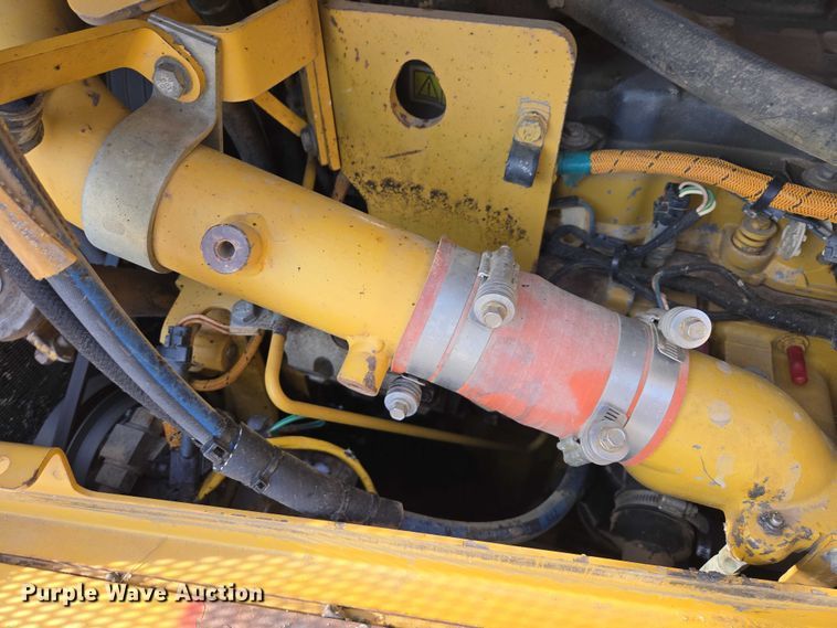 image for item EB1276 Caterpillar D6T LGP dozer