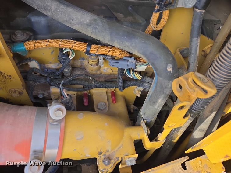 image for item EB1276 Caterpillar D6T LGP dozer