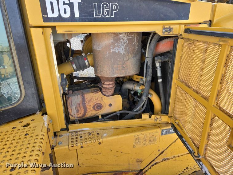 image for item EB1276 Caterpillar D6T LGP dozer