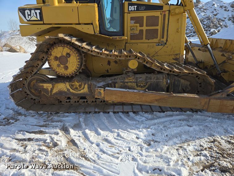 image for item EB1276 Caterpillar D6T LGP dozer