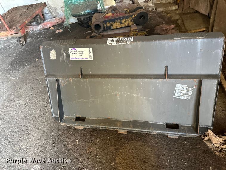 image for item FK0008 Skid steer concrete placement bucket