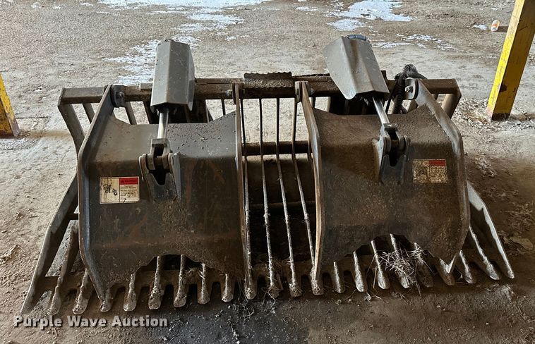 image for item FK1526 Grapple bucket skid steer grapple bucket