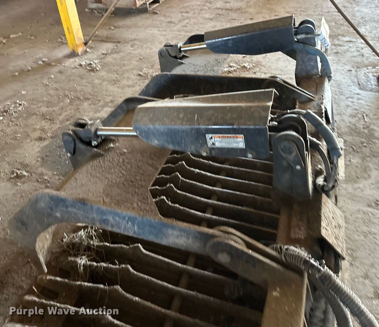 image for item FK1526 Grapple bucket skid steer grapple bucket