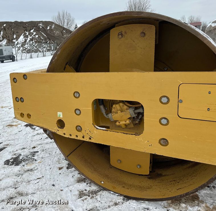 image for item FK1537 2012 Caterpillar CS56B single drum vibratory roller