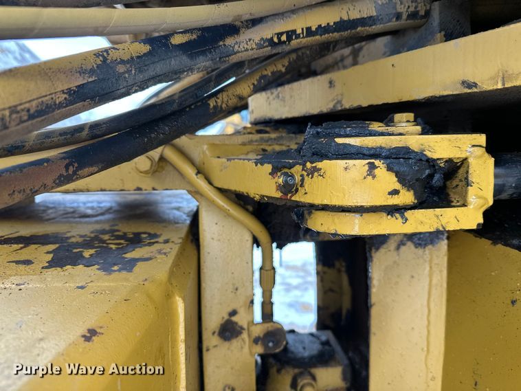 image for item FK1538 1994 Caterpillar CS563 single drum vibratory roller