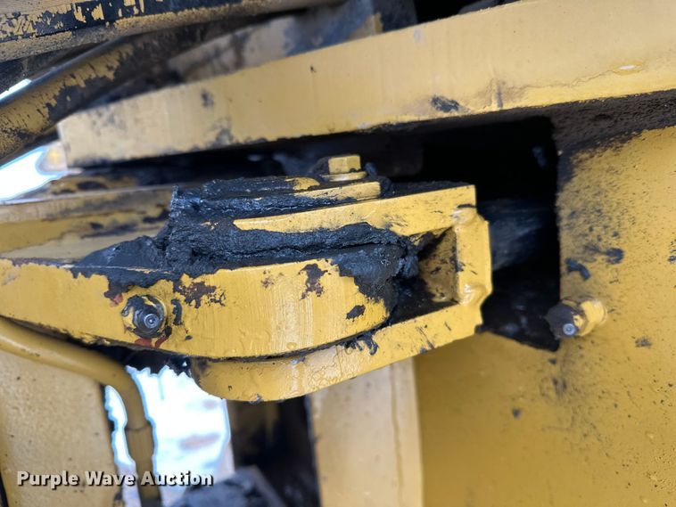 image for item FK1538 1994 Caterpillar CS563 single drum vibratory roller