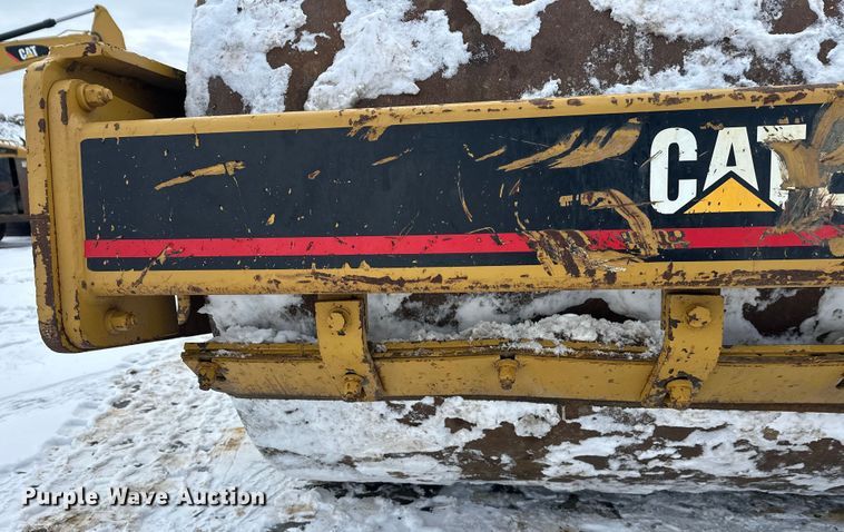 image for item FK1538 1994 Caterpillar CS563 single drum vibratory roller