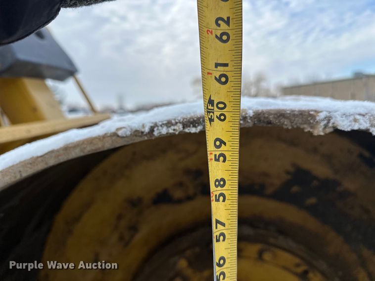 image for item FK1538 1994 Caterpillar CS563 single drum vibratory roller