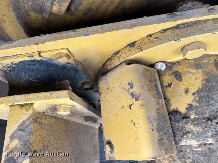 image for item FK1538 1994 Caterpillar CS563 single drum vibratory roller