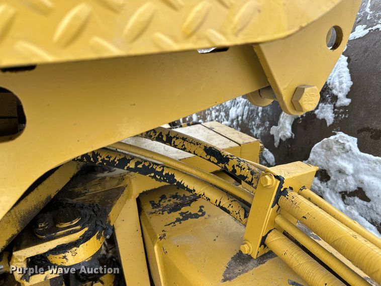 image for item FK1538 1994 Caterpillar CS563 single drum vibratory roller