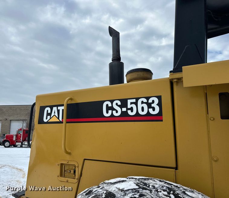 image for item FK1538 1994 Caterpillar CS563 single drum vibratory roller