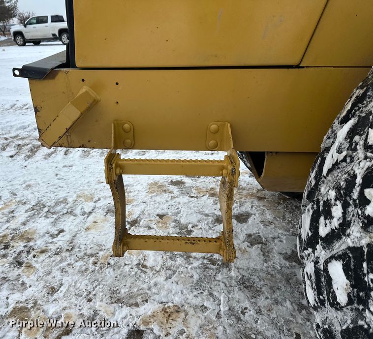 image for item FK1538 1994 Caterpillar CS563 single drum vibratory roller