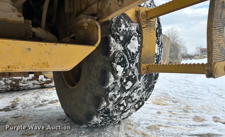 image for item FK1538 1994 Caterpillar CS563 single drum vibratory roller