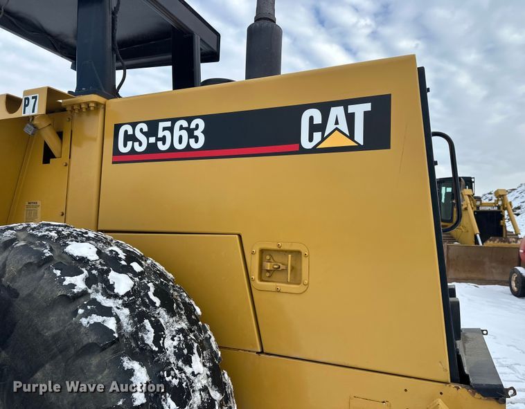 image for item FK1538 1994 Caterpillar CS563 single drum vibratory roller