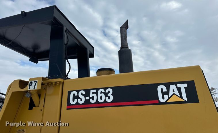 image for item FK1538 1994 Caterpillar CS563 single drum vibratory roller