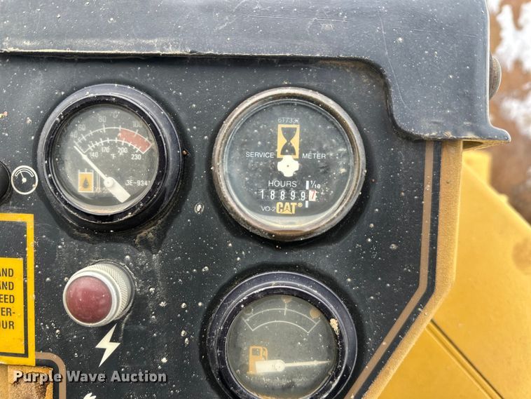 image for item FK1538 1994 Caterpillar CS563 single drum vibratory roller