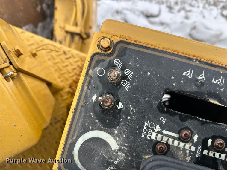 image for item FK1538 1994 Caterpillar CS563 single drum vibratory roller