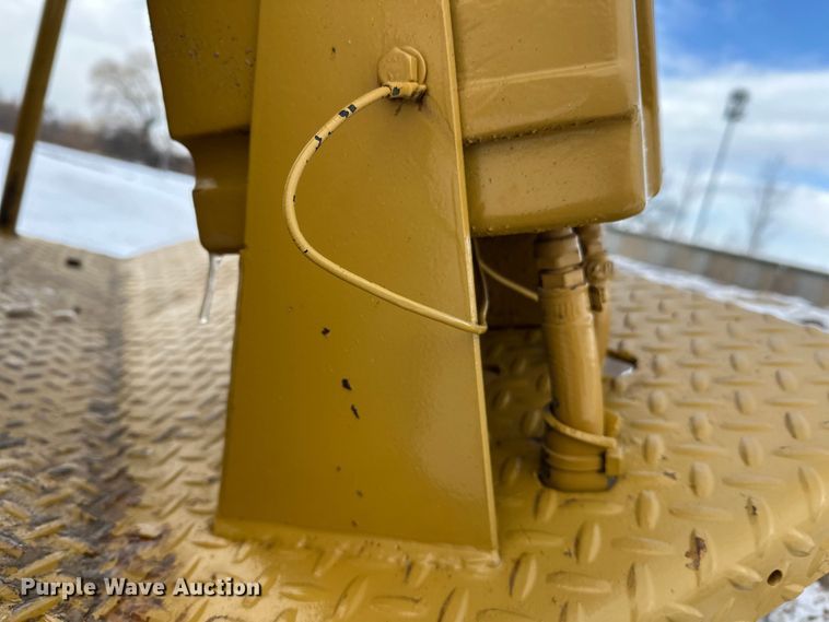 image for item FK1538 1994 Caterpillar CS563 single drum vibratory roller