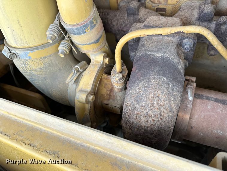 image for item FK1538 1994 Caterpillar CS563 single drum vibratory roller