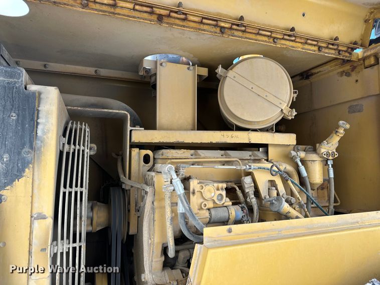 image for item FK1538 1994 Caterpillar CS563 single drum vibratory roller