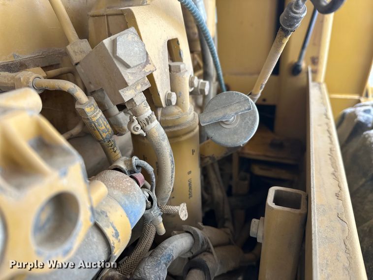 image for item FK1538 1994 Caterpillar CS563 single drum vibratory roller