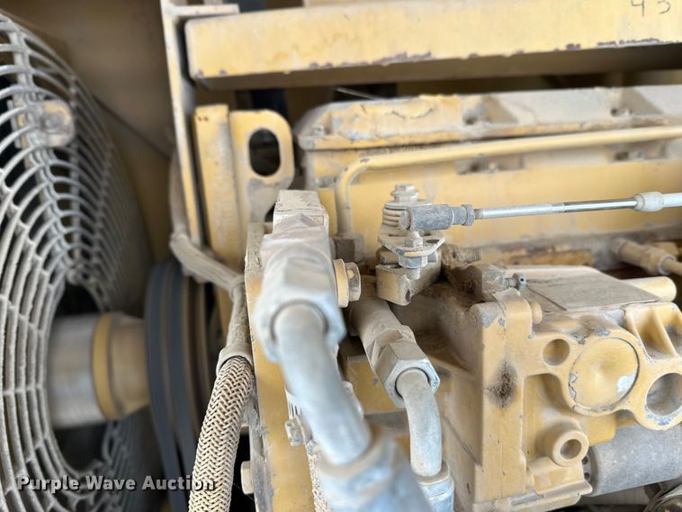 image for item FK1538 1994 Caterpillar CS563 single drum vibratory roller