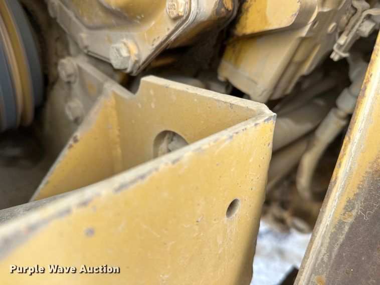 image for item FK1538 1994 Caterpillar CS563 single drum vibratory roller