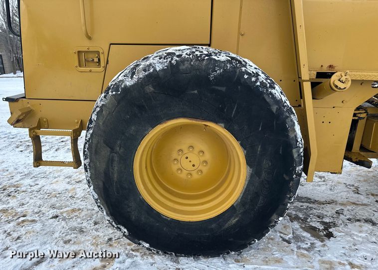 image for item FK1538 1994 Caterpillar CS563 single drum vibratory roller