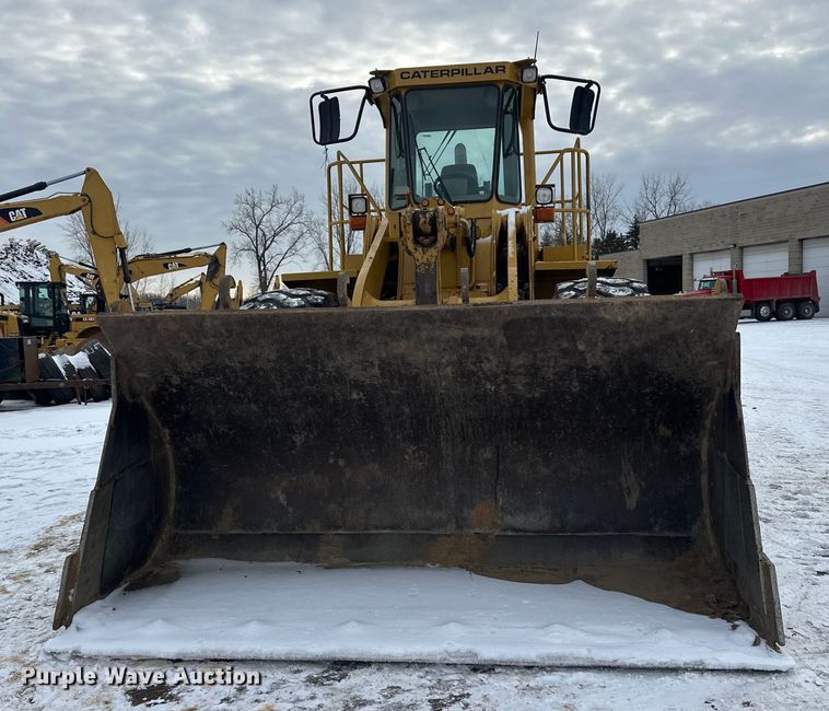 image for item FK1539 1990 Caterpillar 966F wheel loader