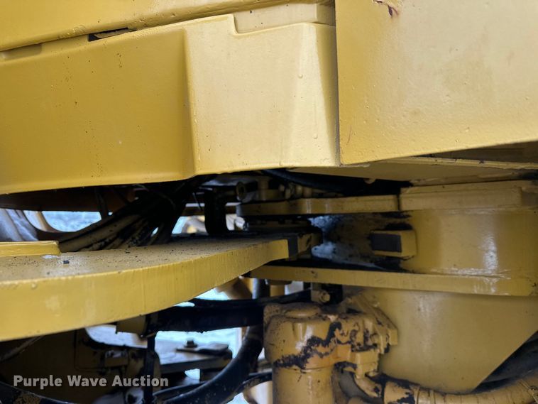 image for item FK1539 1990 Caterpillar 966F wheel loader