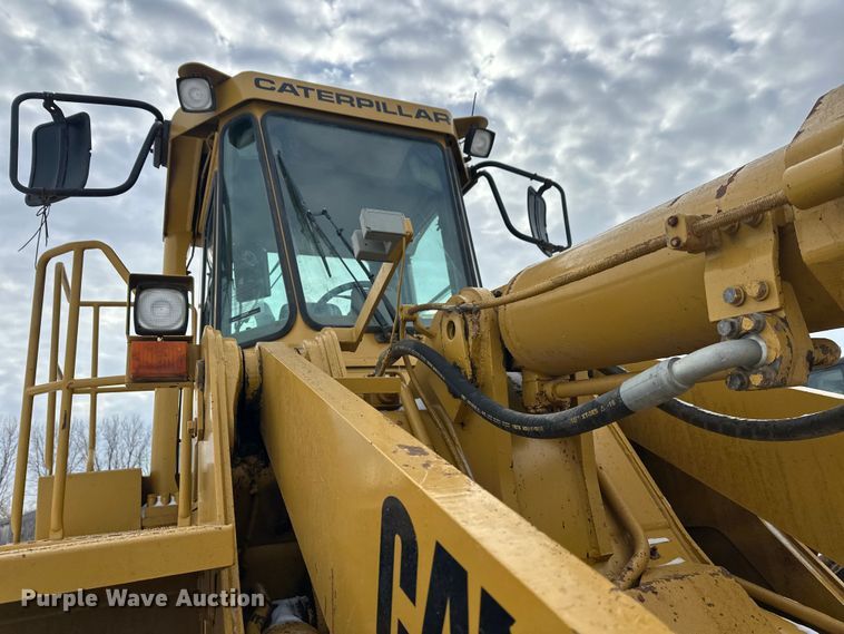 image for item FK1539 1990 Caterpillar 966F wheel loader