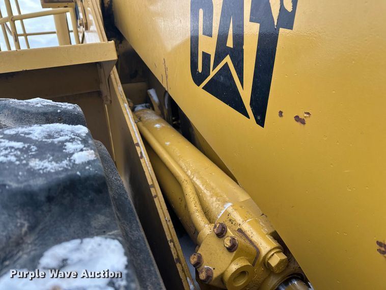 image for item FK1539 1990 Caterpillar 966F wheel loader