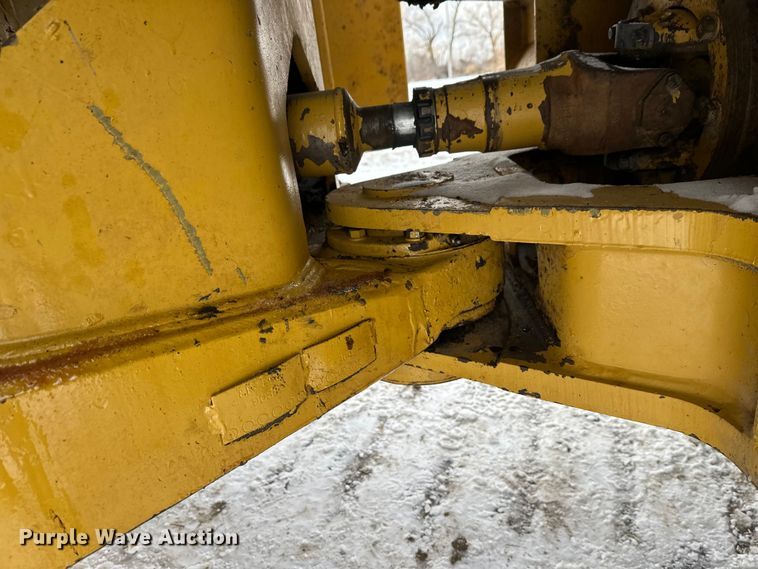 image for item FK1539 1990 Caterpillar 966F wheel loader