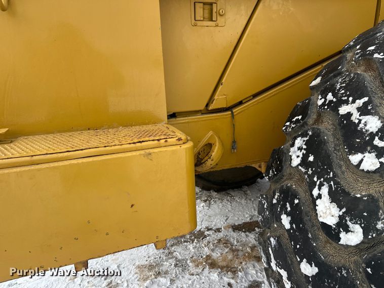 image for item FK1539 1990 Caterpillar 966F wheel loader