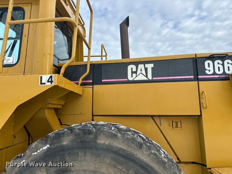 image for item FK1539 1990 Caterpillar 966F wheel loader