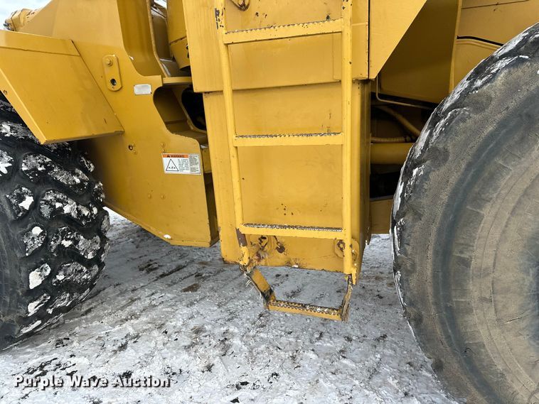 image for item FK1539 1990 Caterpillar 966F wheel loader
