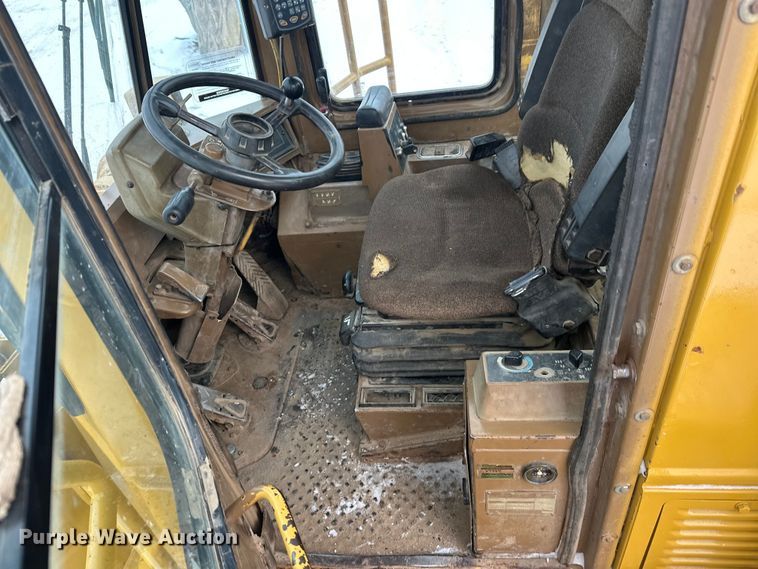 image for item FK1539 1990 Caterpillar 966F wheel loader