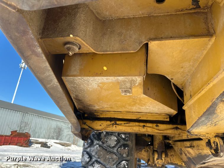 image for item FK1540 2000 Caterpillar D400EII articulated haul truck