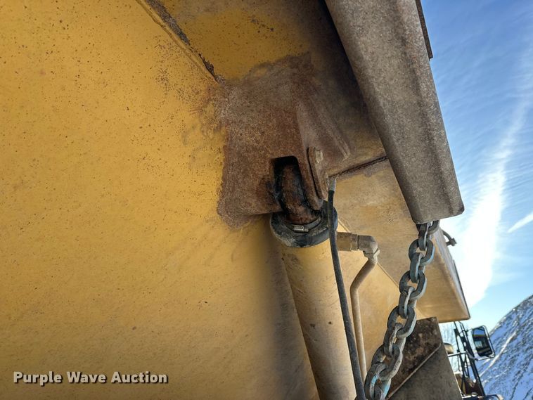 image for item FK1540 2000 Caterpillar D400EII articulated haul truck