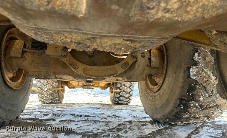 image for item FK1540 2000 Caterpillar D400EII articulated haul truck