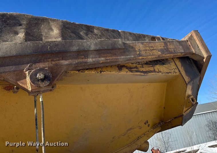 image for item FK1540 2000 Caterpillar D400EII articulated haul truck