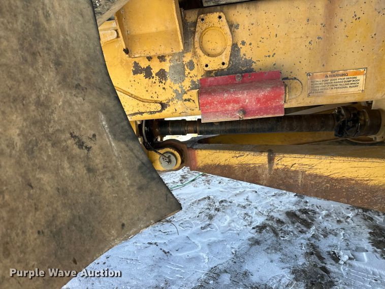 image for item FK1540 2000 Caterpillar D400EII articulated haul truck