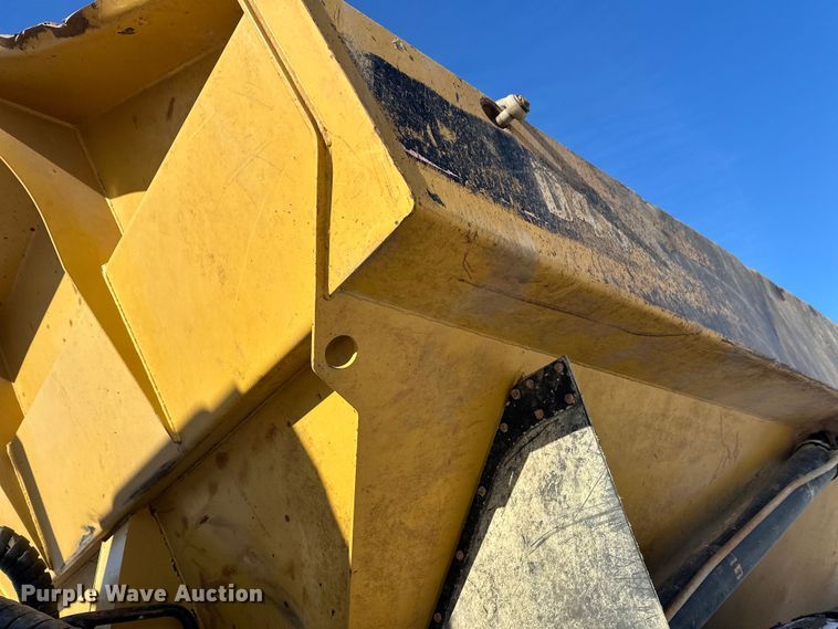 image for item FK1540 2000 Caterpillar D400EII articulated haul truck