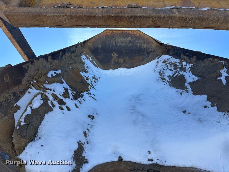 image for item FK1540 2000 Caterpillar D400EII articulated haul truck