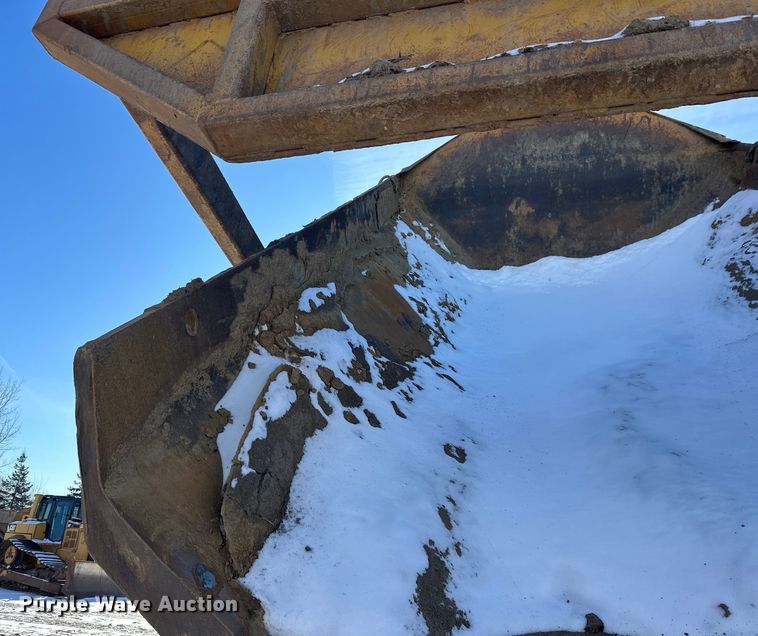 image for item FK1540 2000 Caterpillar D400EII articulated haul truck