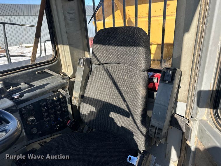 image for item FK1540 2000 Caterpillar D400EII articulated haul truck