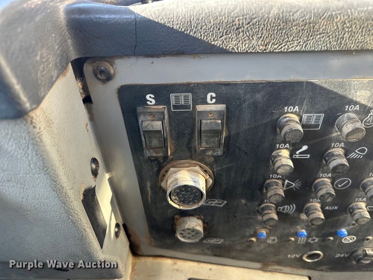 image for item FK1540 2000 Caterpillar D400EII articulated haul truck