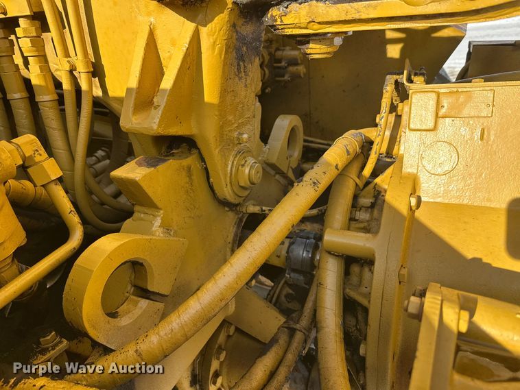 image for item FK1541 1990 Caterpillar 613C elevating scraper